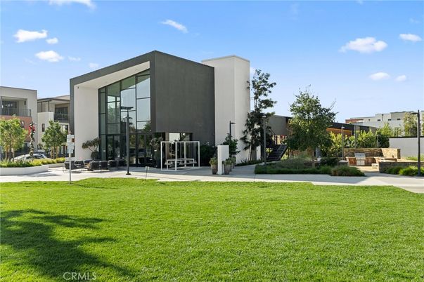 Backyard, Exterior, Facade, Modern