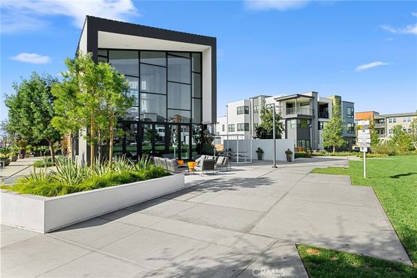 Backyard, Exterior, Facade, Modern
