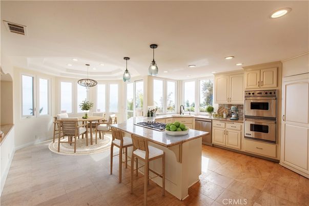 Dining room, Interior, Kitchen, Pendant Lights, Recessed Lighting, Stainless Steel Appliances