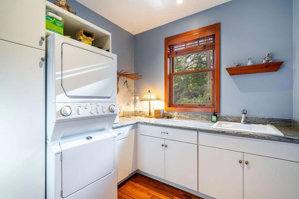 Interior, Recessed Lighting, Utility Closets, Washer, Wood Texture Flooring
