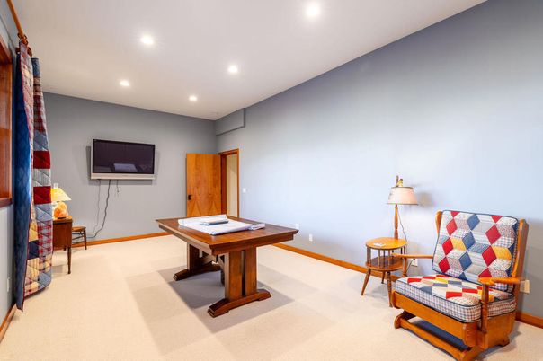 Game Room, Interior, Recessed Lighting