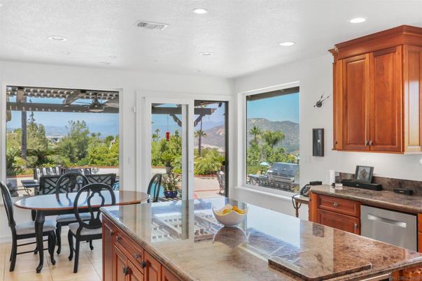Dining room, Interior, Kitchen, Recessed Lighting