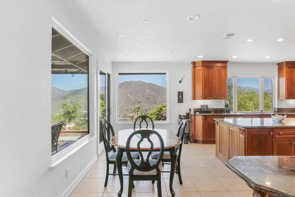 Dining room, Interior, Kitchen, Recessed Lighting