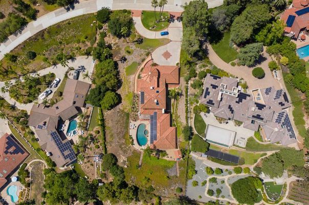 Exterior, Drone