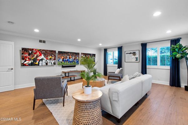 Interior, Living room, Recessed Lighting, Wood Texture Flooring