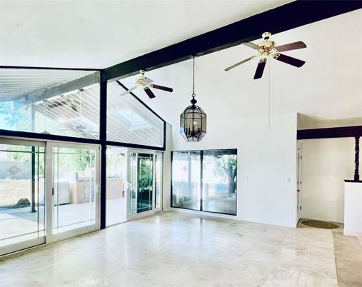 Empty room, Interior, Pendant Lights