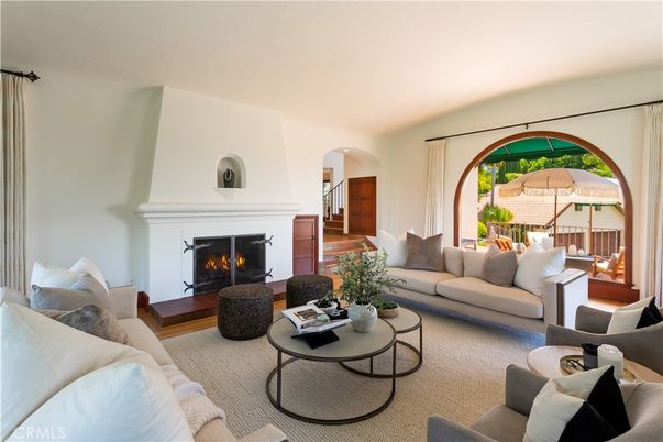 Fireplace, Interior, Living room
