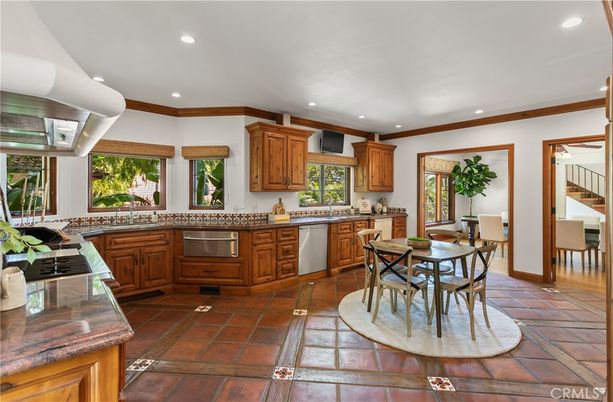 Dining room, Interior, Kitchen, Recessed Lighting, Stainless Steel Appliances