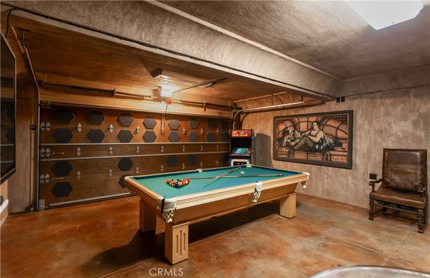Billiard Table, Game Room, Garage, Interior