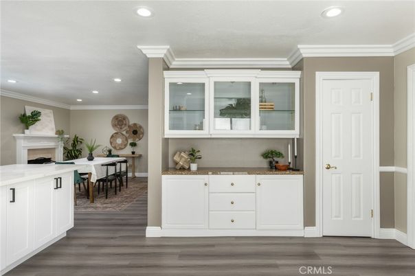 Dining room, Fireplace, Interior, Recessed Lighting, Wood Texture Flooring
