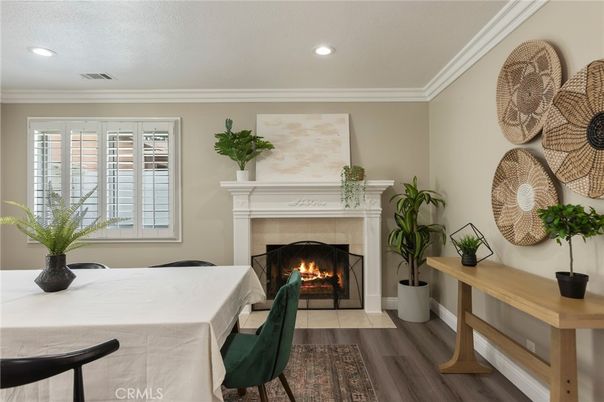 Dining room, Fireplace, Interior, Recessed Lighting, Wood Texture Flooring