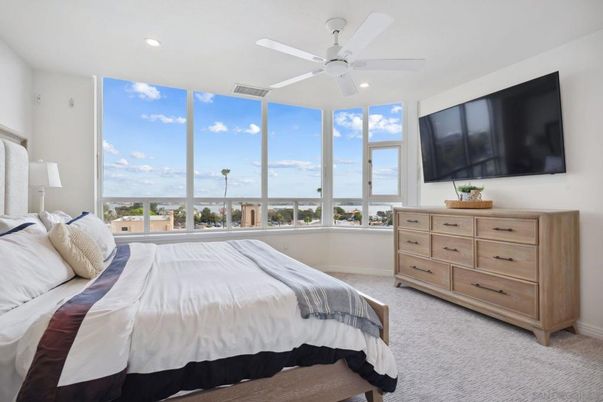Bedroom, Interior, Recessed Lighting, Water