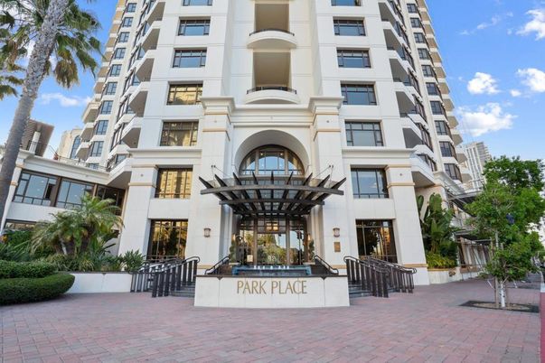 Exterior, Facade, Condo Building
