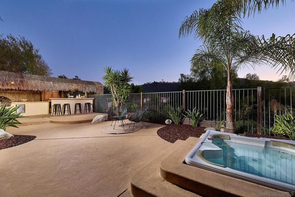Exterior, Hot Tub