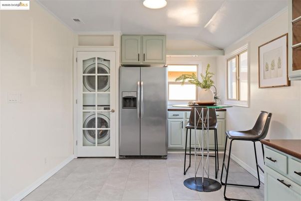 Interior, Kitchen, Recessed Lighting, Washer