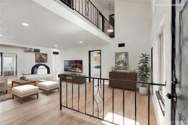 Interior, Pendant Lights, Recessed Lighting, Wood Texture Flooring