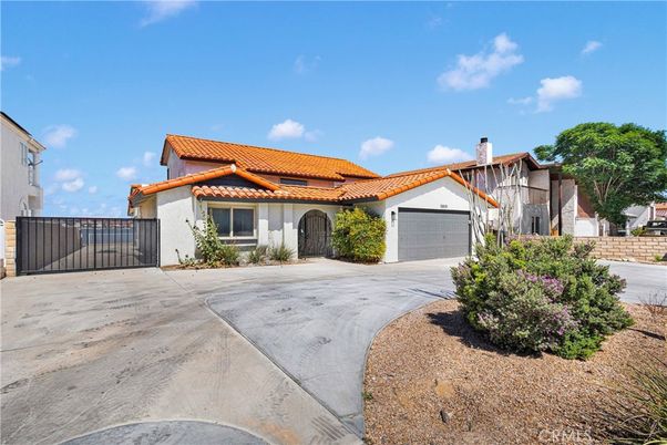Attached, Exterior, Facade, Spanish Mediterranean