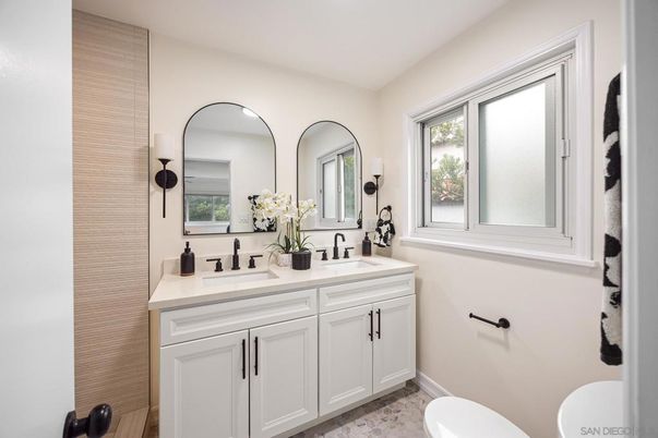 Bathroom, Dual Sink Vanities, Interior