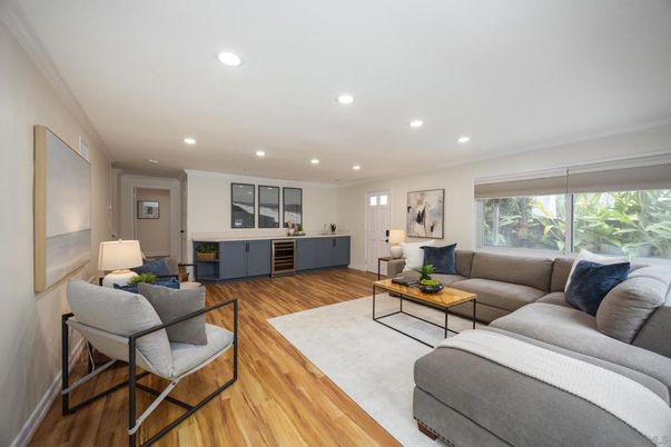 Interior, Living room, Recessed Lighting, Wood Texture Flooring