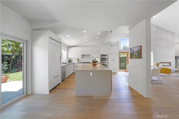 Fireplace, Interior, Kitchen, Recessed Lighting, Wood Texture Flooring