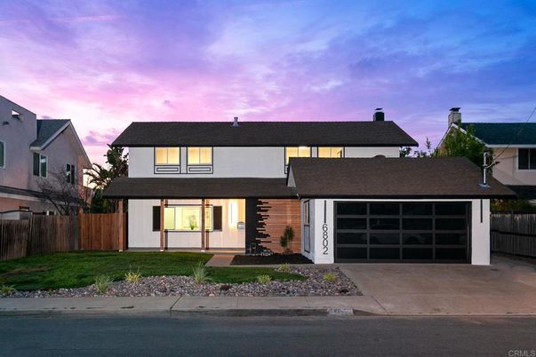 Attached, Exterior, Facade, Modern