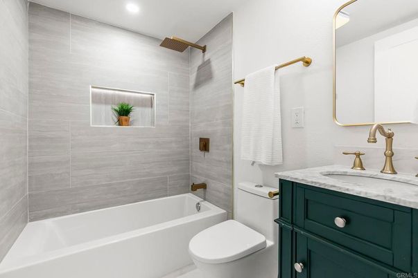 Bathroom, Interior, Recessed Lighting