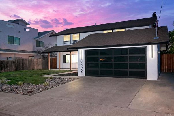 Attached, Exterior, Facade, Modern