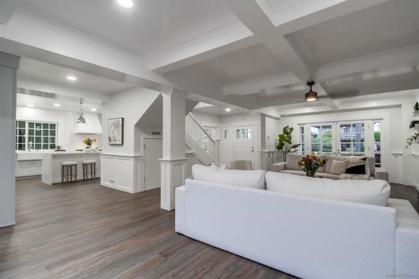 Interior, Living room, Pendant Lights, Recessed Lighting, Wood Texture Flooring