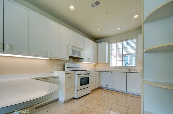 Interior, Kitchen, Recessed Lighting, Washer