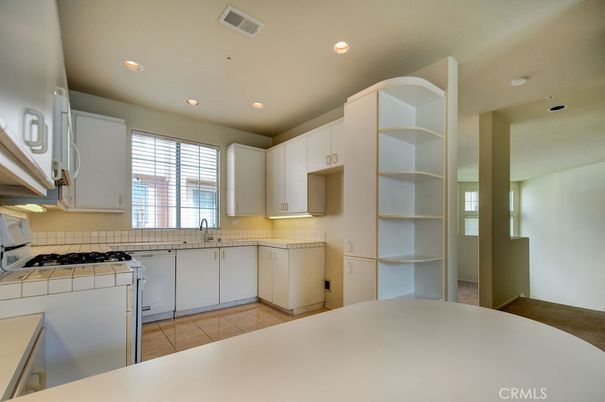 Interior, Kitchen, Recessed Lighting, Washer
