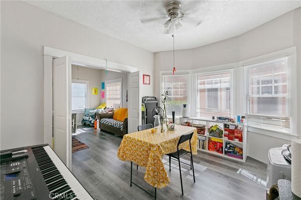 Interior, Living room, Pendant Lights, Piano, Wood Texture Flooring