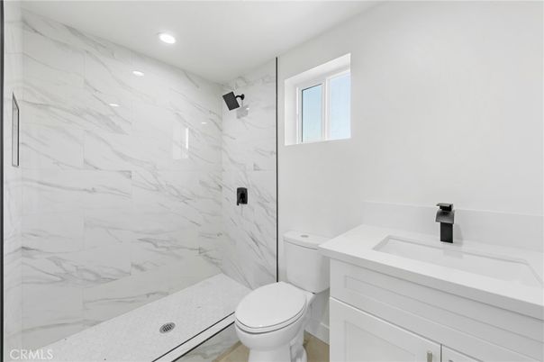 Bathroom, Interior, Marble Walls, Recessed Lighting