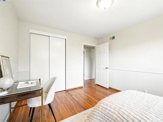 Bedroom, Home Office, Interior, Wood Texture Flooring
