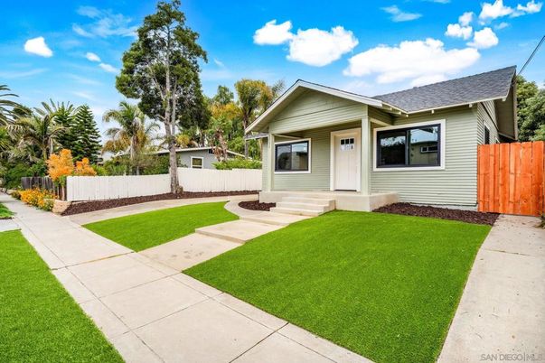 Backyard, Exterior, Facade, Ranch