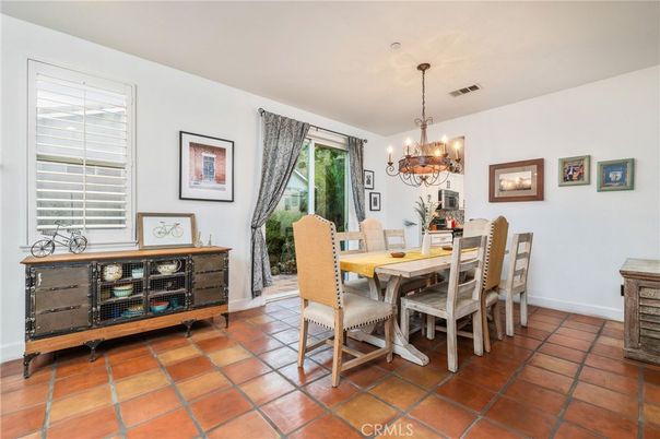 Chandelier, Dining room, Interior