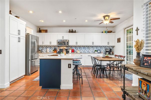 Dining room, Interior, Kitchen, Recessed Lighting