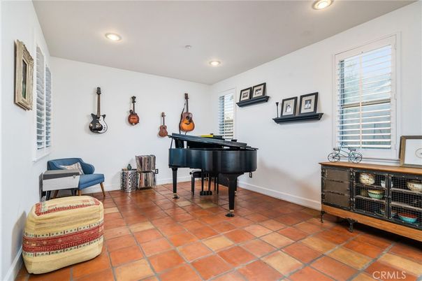 Interior, Piano, Recessed Lighting