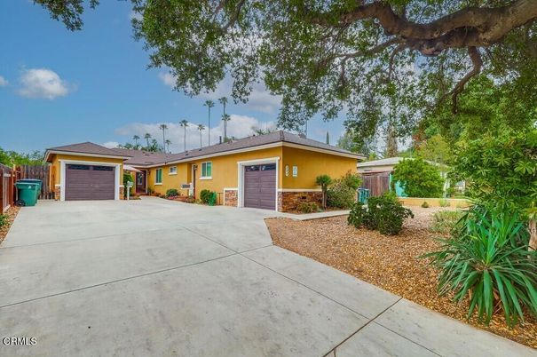 Backyard, Detached Garage, Exterior