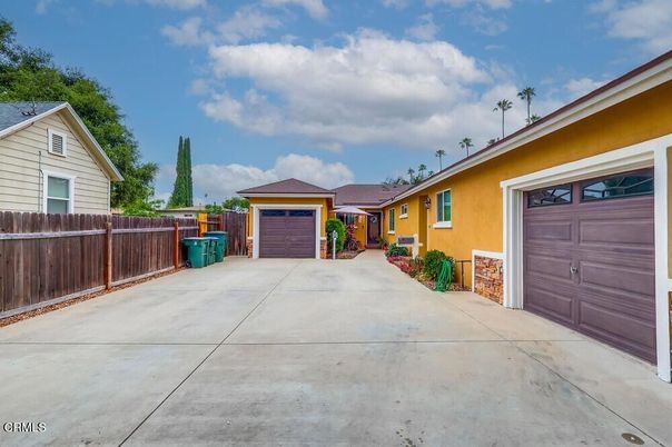 Detached Garage, Exterior