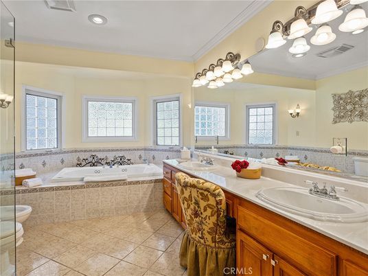 Bathroom, Dual Sink Vanities, Interior, Recessed Lighting