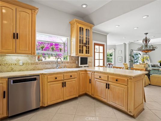 Dining room, Interior, Kitchen, Pendant Lights, Recessed Lighting, Stainless Steel Appliances