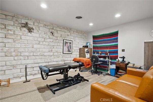 Fitness Equipment, Interior, Recessed Lighting, Stone Walls