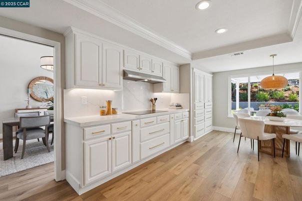 Dining room, Interior, Kitchen, Recessed Lighting, Wood Texture Flooring