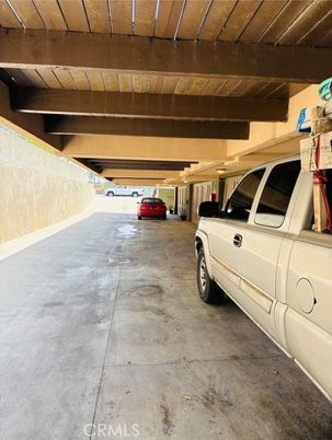 Garage, Interior, Wooden Beams