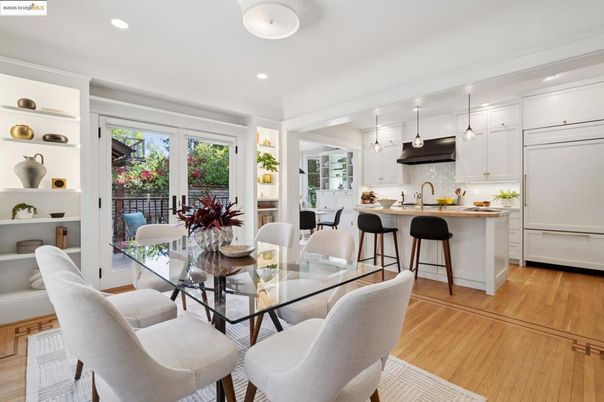 Dining room, Interior, Kitchen, Pendant Lights, Recessed Lighting, Wood Texture Flooring