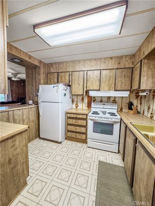 Interior, Kitchen, Wooden Walls