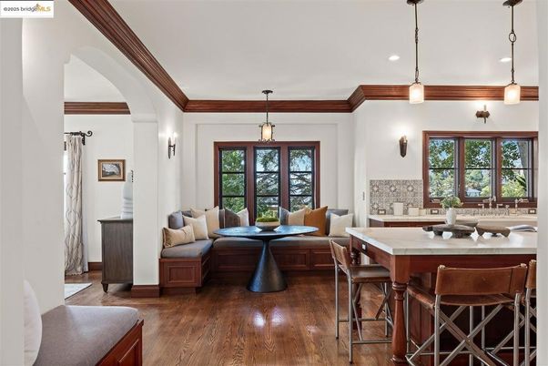 Dining room, Interior, Living room, Pendant Lights, Recessed Lighting, Wood Texture Flooring