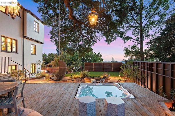 Exterior, Hot Tub, Pool