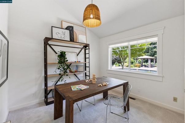 Home Office, Interior