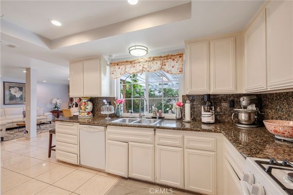 Interior, Kitchen, Living room, Recessed Lighting
